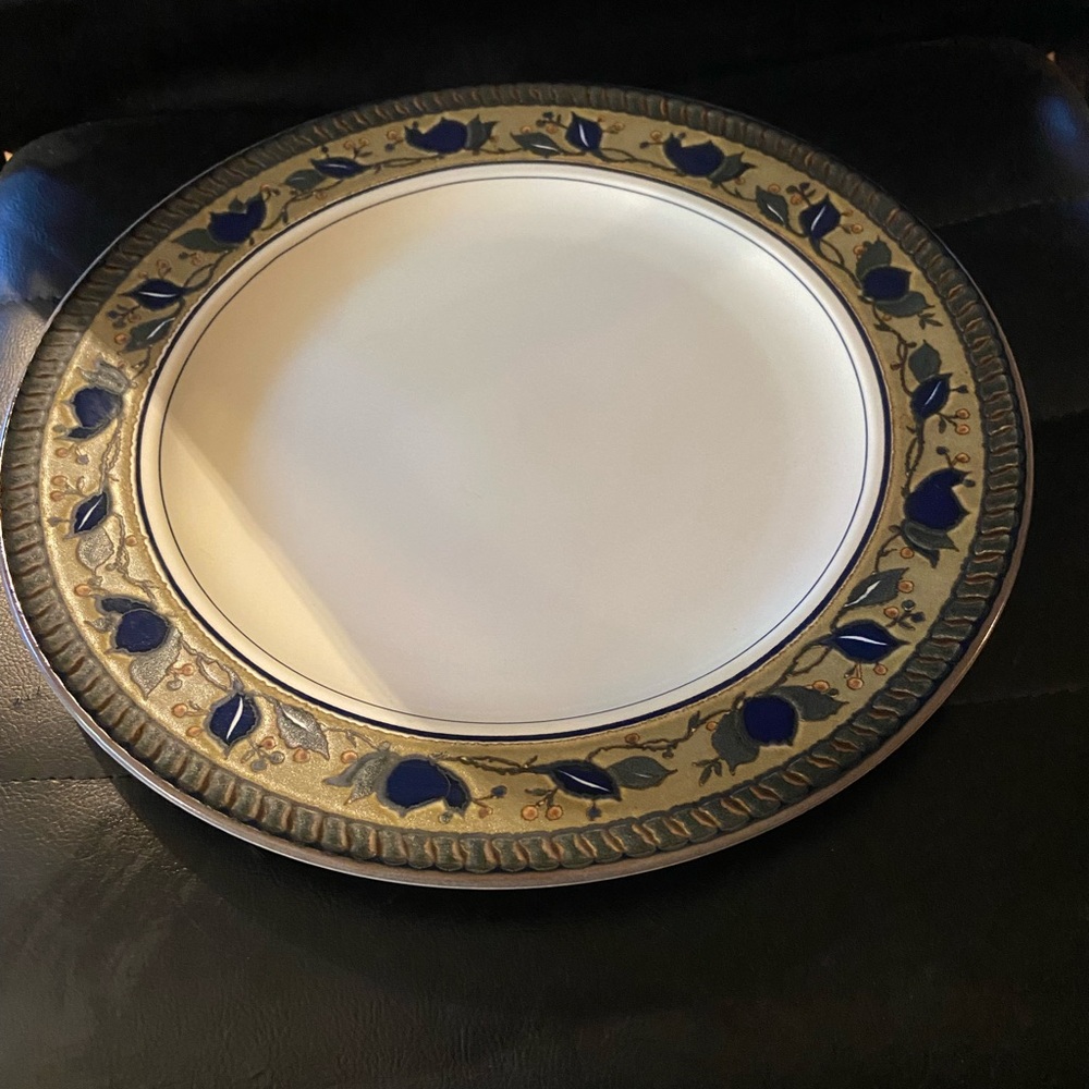 Mikasa ARABELLA: 12 3/4" Chop Plate(s)/Platter(s), MINT UNUSED! Intaglio, CAC01